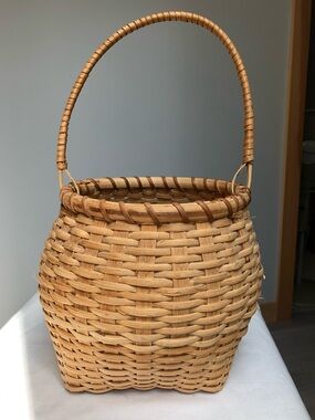 Vtg Woven Wicker Shaker Basket